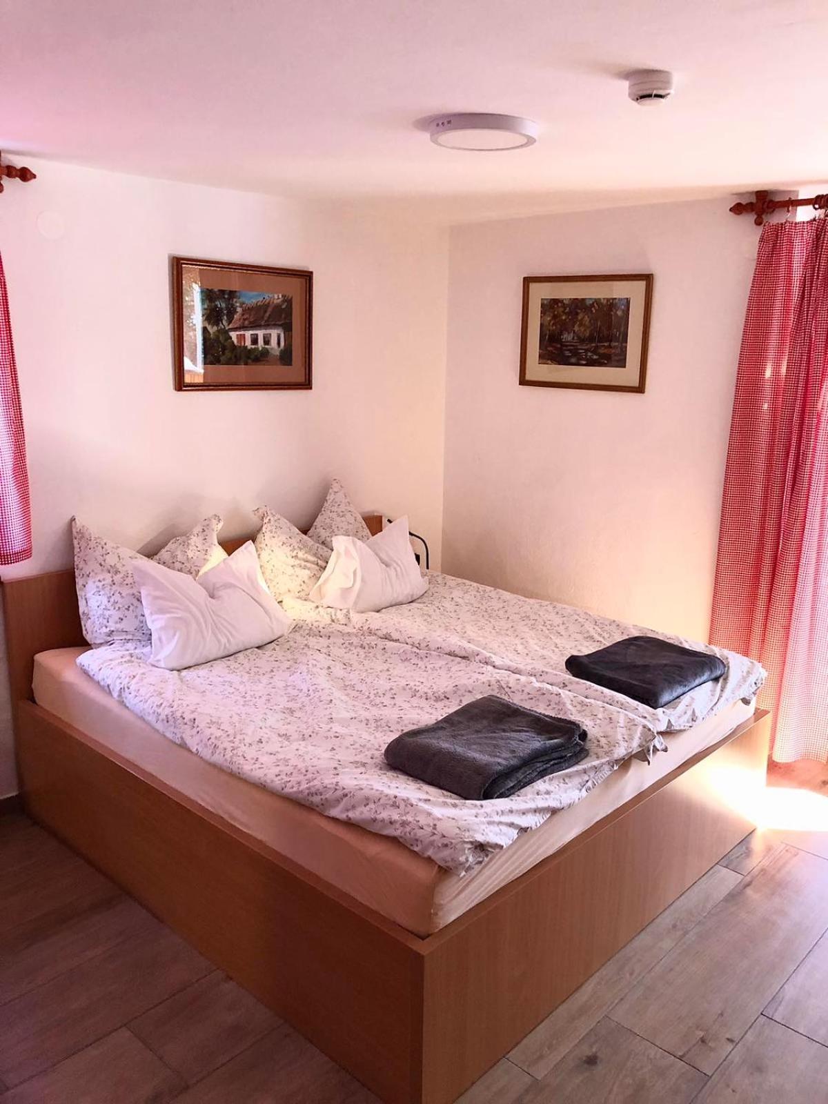 Apartments Kamp Podgrad Vransko Buitenkant foto